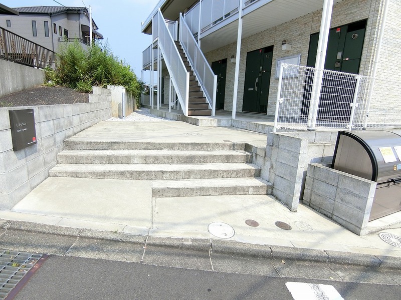 リブリ・T・S 湘南台1階 エントランス