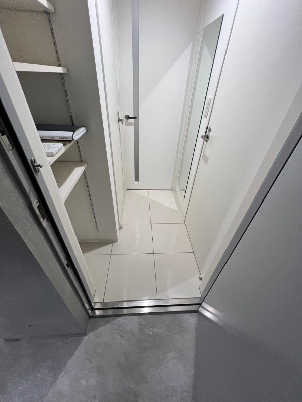 CREAL三軒茶屋2階 玄関