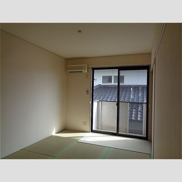 カーサフォンターナ202号室 和室