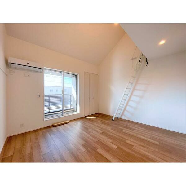 ブリエ・アンB号室 リビング