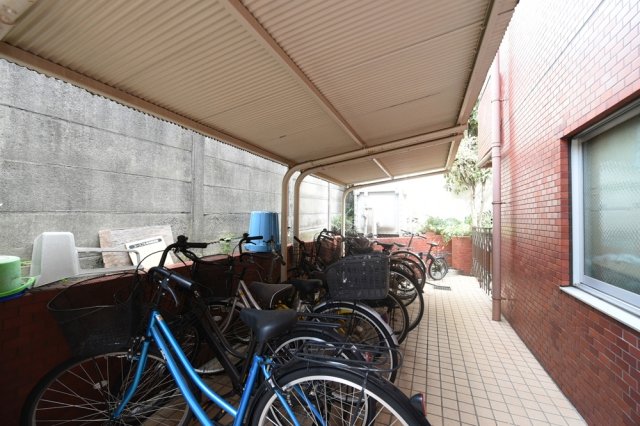 ユースフル千歳船橋4階 駐輪場