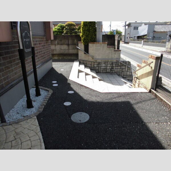 カームヒルズ　D 共用階段