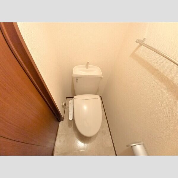 ヒルズガーデン102号室 温水洗浄暖房便座トイレ