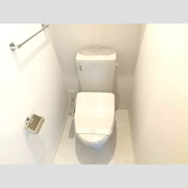 ルナマリア国立　B201号室 温水洗浄暖房便座