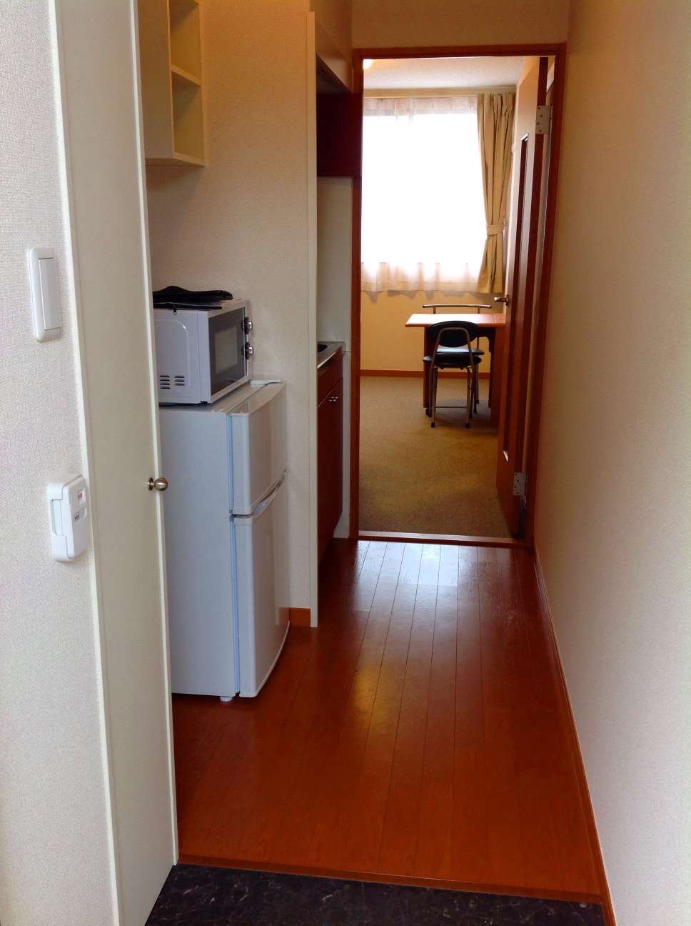 レオパレスフルール長浦103号室 玄関