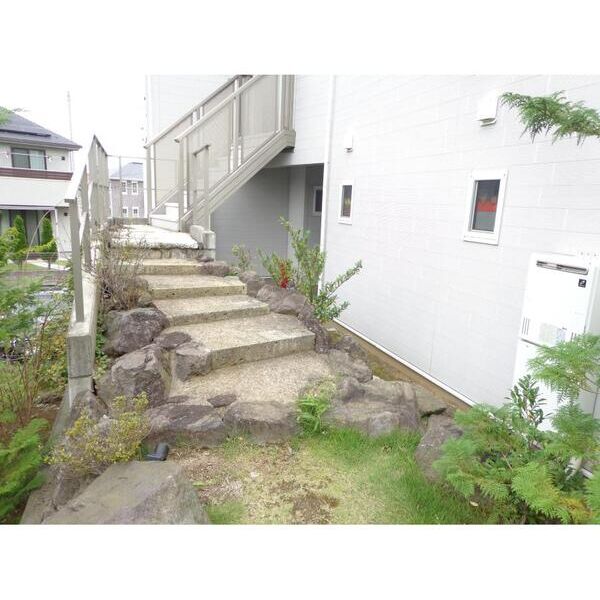 Grove　GardenA棟101号室 エントランス