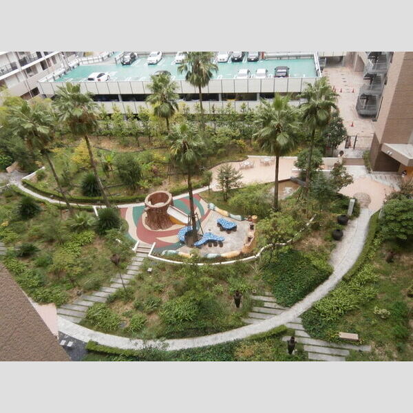 ロイヤルパークス西新井1025号室 中庭