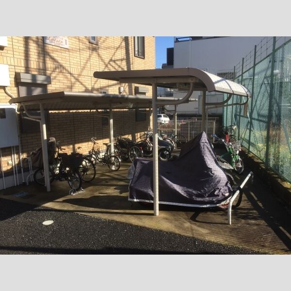 ロワジール　Ⅰ101号室 屋根付駐輪場