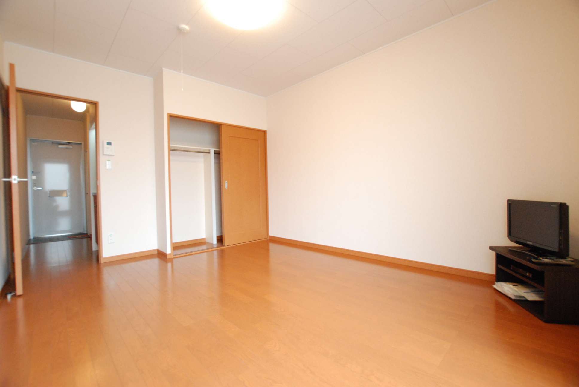 レオパレスウェルカム３９ 2Fは絨毯使用となります。