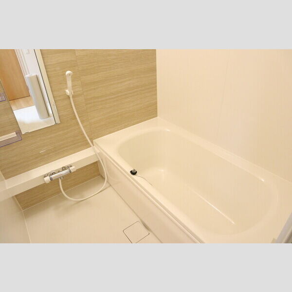 REGALO(レガーロ)101号室 浴室