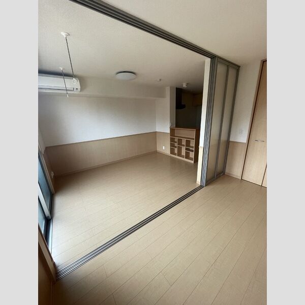 アヴェニール志津　A302号室 洋室