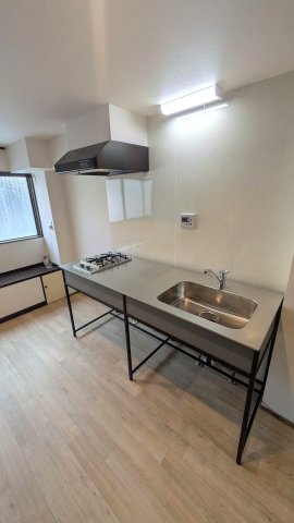 長房町ガレージハウス キッチン