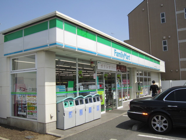 孝基マンションⅡ0103号室 ファミリーマート市川相之川二丁目店