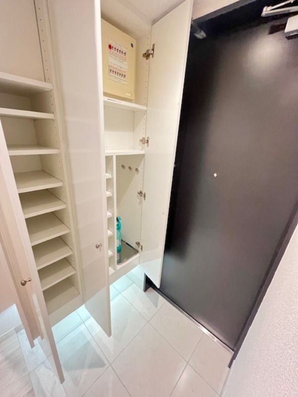 ウエストパークタワー池袋5階 玄関