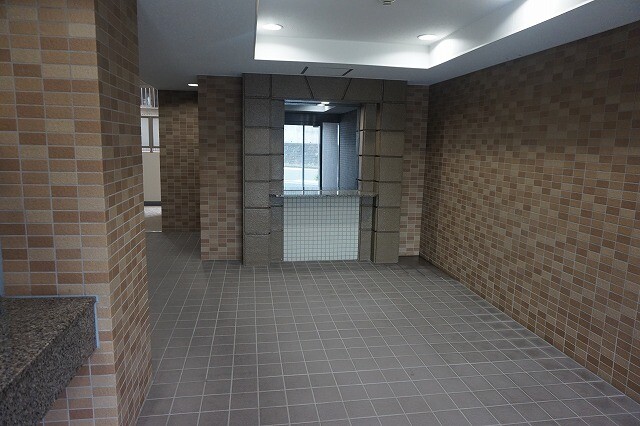 ベイサイド舞浜(K-138) エントランス