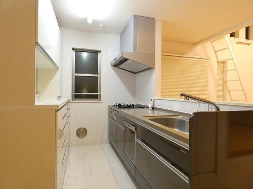 横浜市中区池袋戸建 キッチン（内装前）