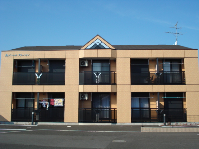 イコール・アルパインの外観画像