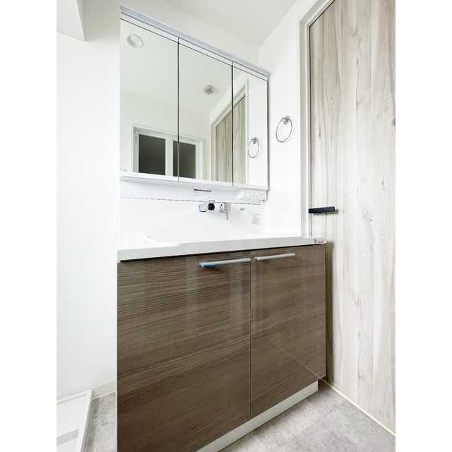 第六竹石マンション301号室 内観