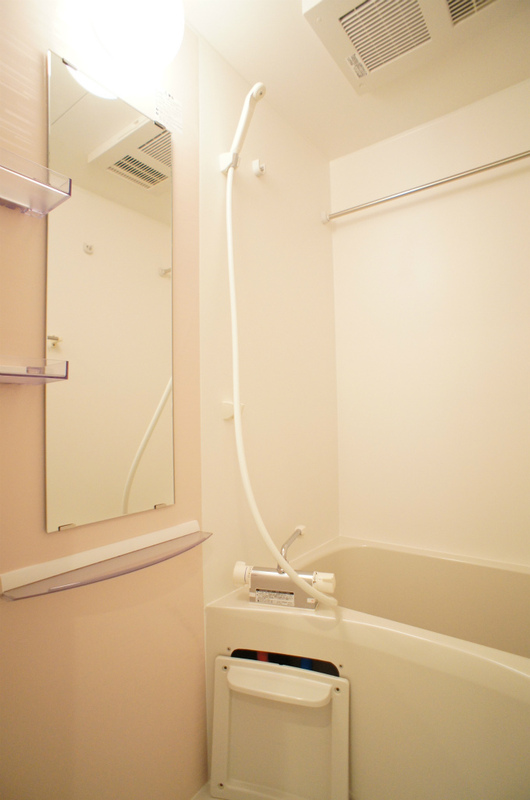 リブリ・LUCIA湘南2階 お風呂