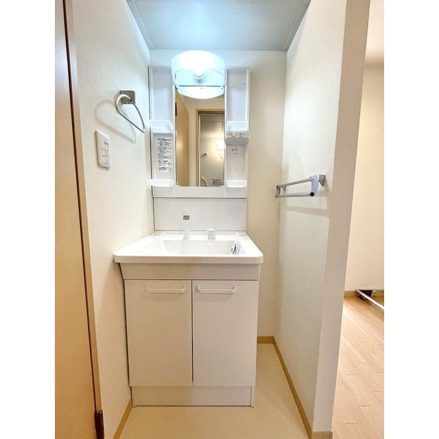 クリスタルコートＢ203号室 同建物別部屋の参考画像