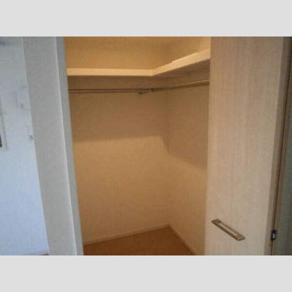 YSC横浜ビル 403 ウォークインクローゼット