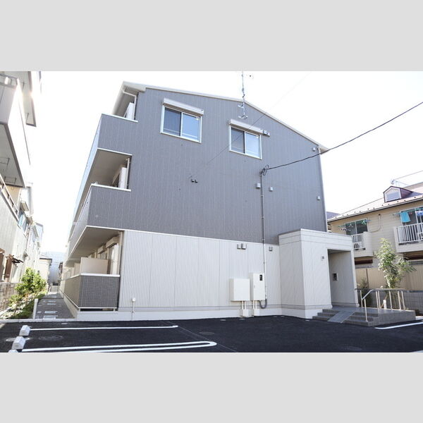 エンペラー　B105号室 外観