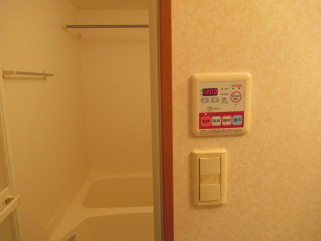 Granchesta1番館105号室 浴室乾燥機