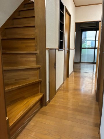 ペットと暮らす　ふじみ野　庭付き戸建て 玄関前　風通しが良く使いやすい間取り　