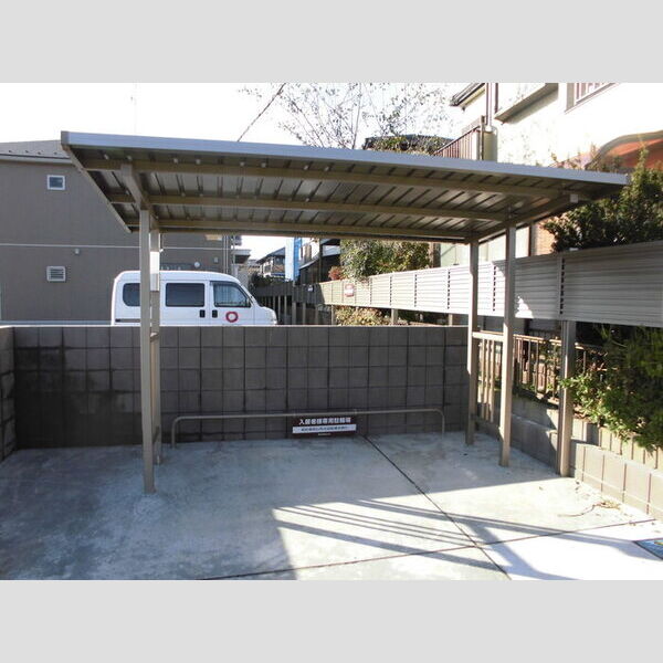 アムール 駐輪場