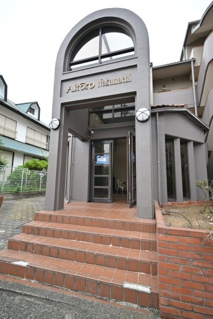 アルトーロ中町3階 エントランス
