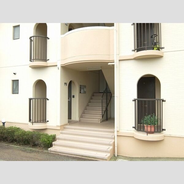 ハビテーションWADAⅡ エントランス