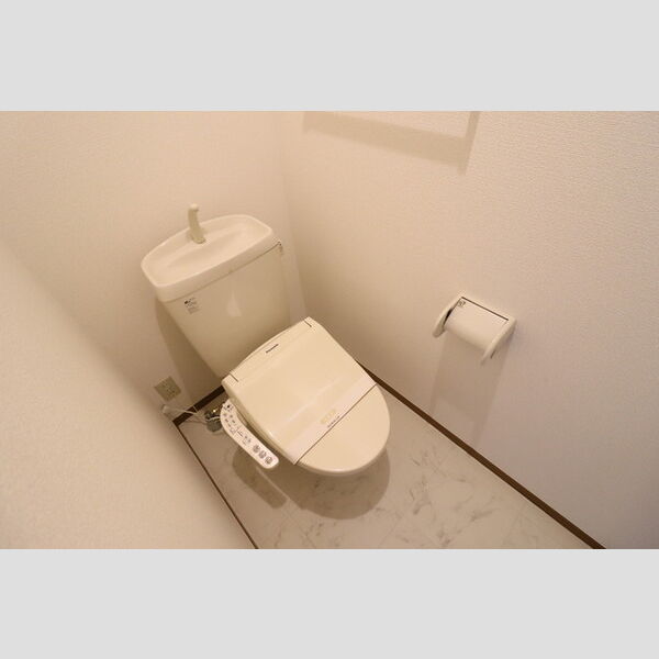 トライ・コート　Ⅲ ★温水洗浄暖房便座★