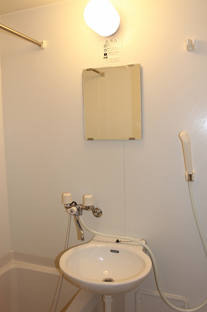 レオパレスマシェリ305号室 お風呂