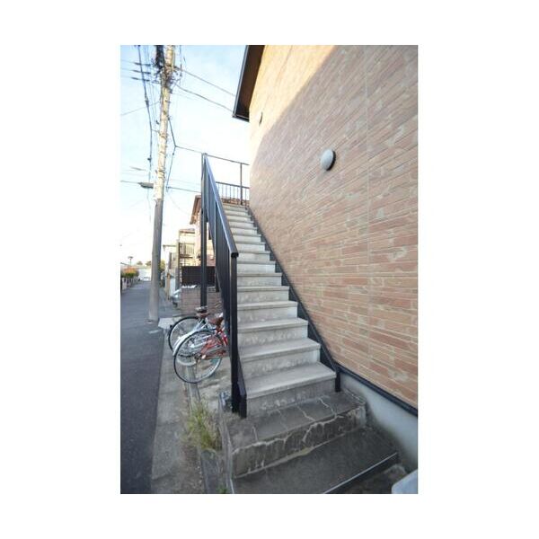 カーサ西調布103号室 エントランス