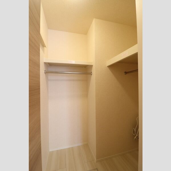 タウンコート上木崎103号室 ★ウォークインクローゼット★