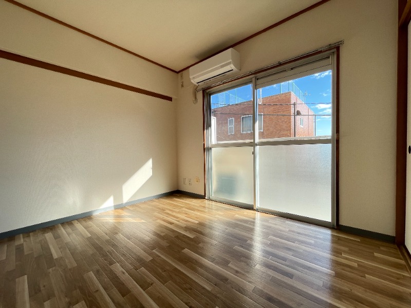 グローリア初穂久が原 リビング