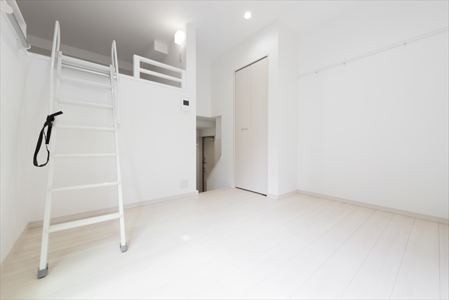 Ｃｏｎｓｏｌａｔｏｒｉａ ロフト付きデザイナーズ