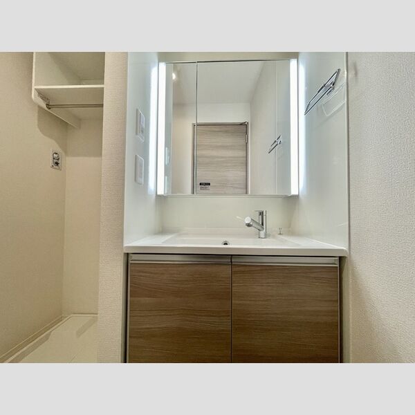 ディーグラース102号室 洗面所