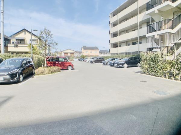 Ｂｒｉｌｌｉａ小金井桜町2階 駐車場