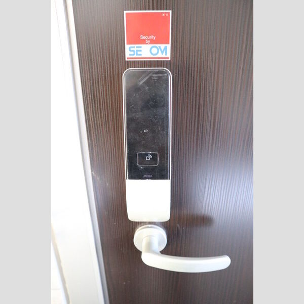 エルヴィータ101号室 ICカードキー