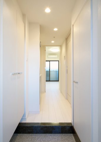 グラントゥルース大森ライズ501号室 玄関