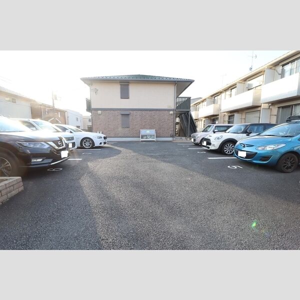 ソンリッサ105号室 駐車場