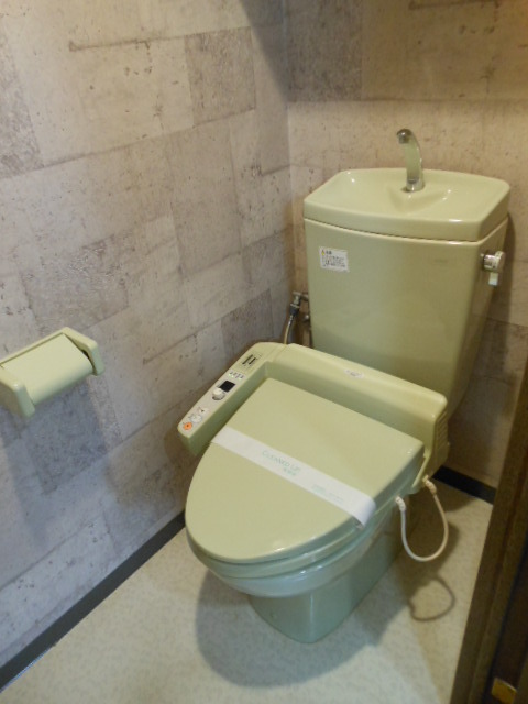 グランド・ガーラ渋谷9階 落ち着いた色調のトイレです