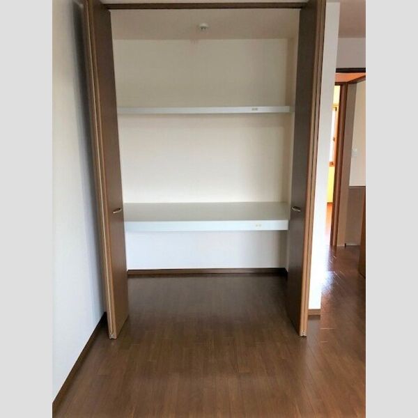 ベルデ藤原202号室 収納