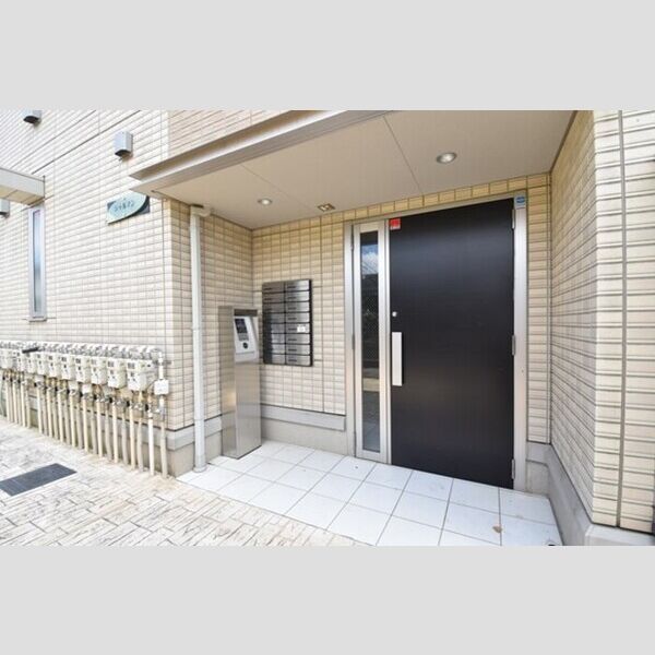 シャルマン301号室 エントランス