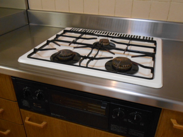 ラ・クラッセ西寺尾 3口グリル付ガスコンロ