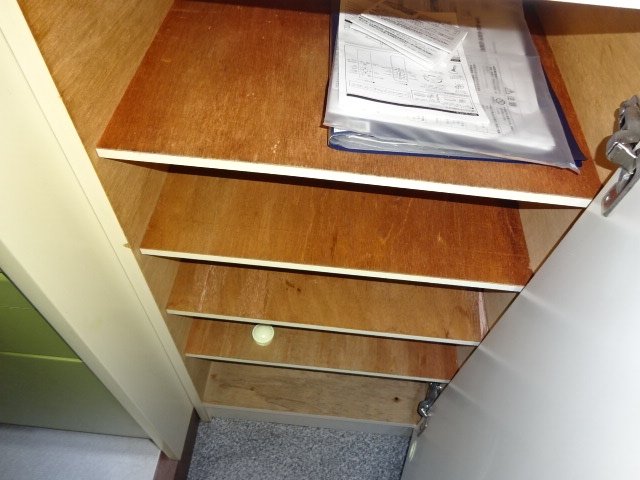 ハイタウン目黒3階 靴入