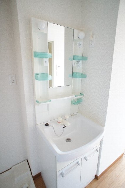 マリンパレス登戸0503号室 洗面化粧台