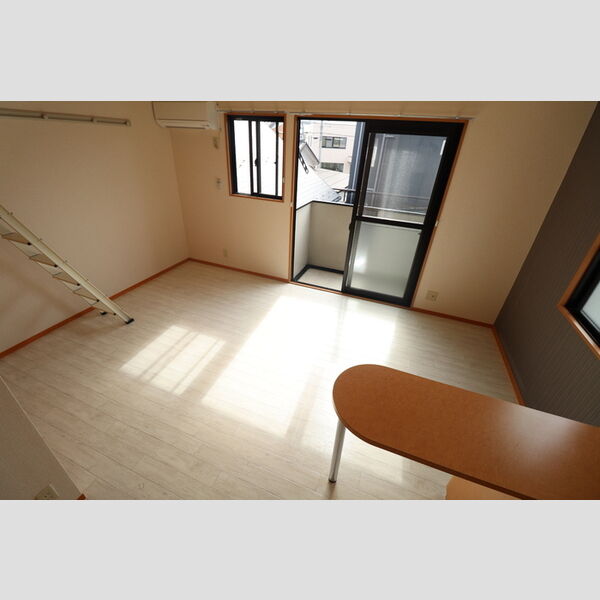 セントラル・クオ205号室 洋室