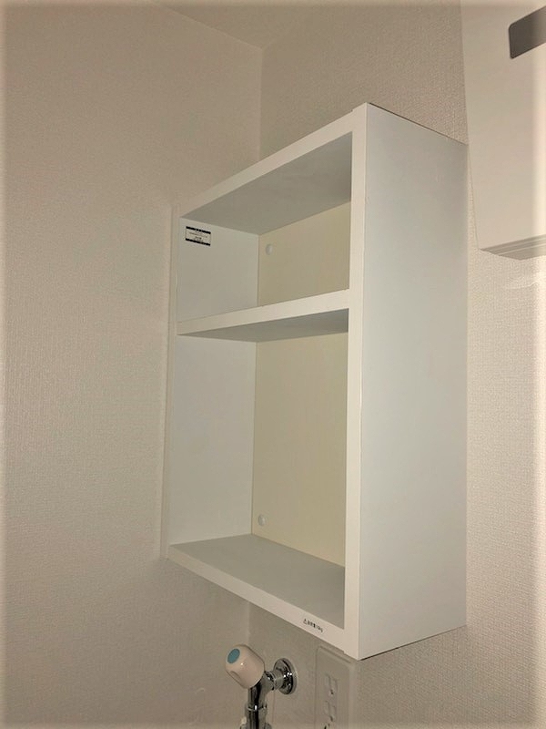 レオパレスＵ＆Ｉ104号室 洗濯機上収納棚